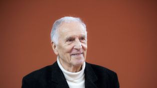 96-letni onkolog zdradza przepis na długowieczność. "Wstań od stołu z lekkim głodem"