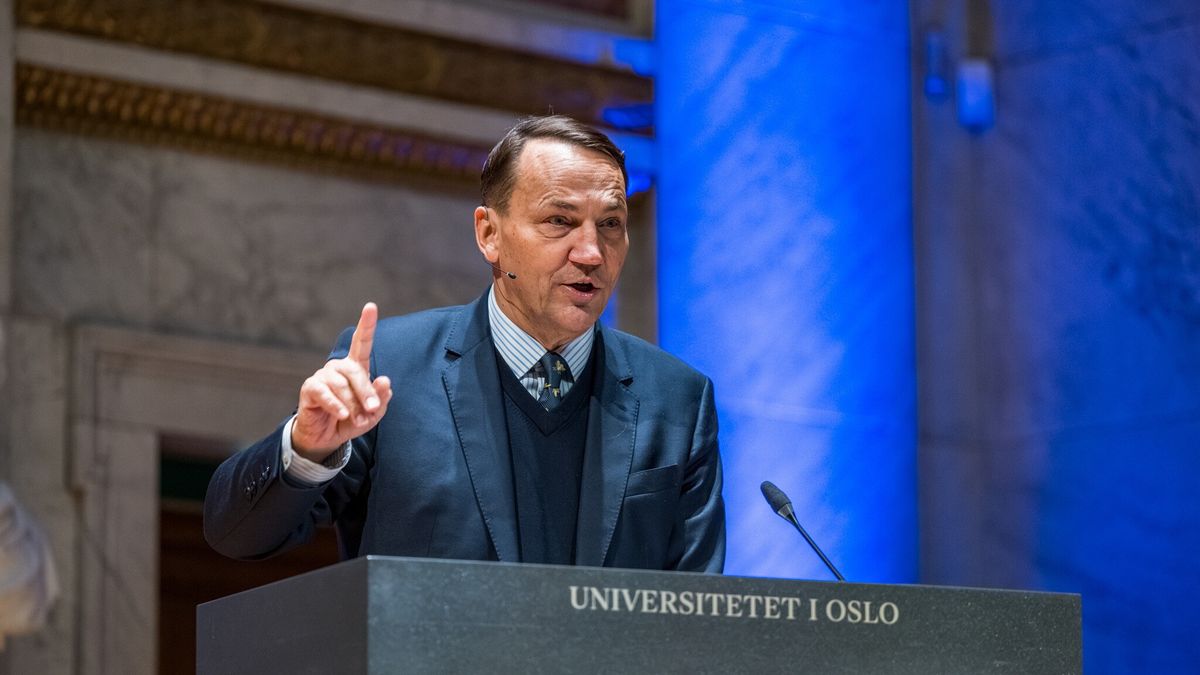 Oslo, Norwegia, 02.02.2026. Wicepremier, minister spraw zagranicznych RP Radosław Sikorski podczas Forum Bezpieczeństwa w Oslo (?Oslo Security Conference?), organizowanym przez Norweski Komitet Atlantycki, 2 bm. (mr) PAP/Agata Woźniak-Kwaśniewska