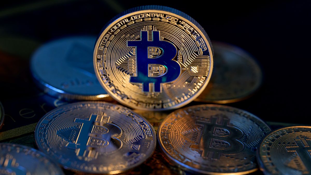 Kurs bitcoina spada. Sześć procent w dół w ciągu jednego dnia