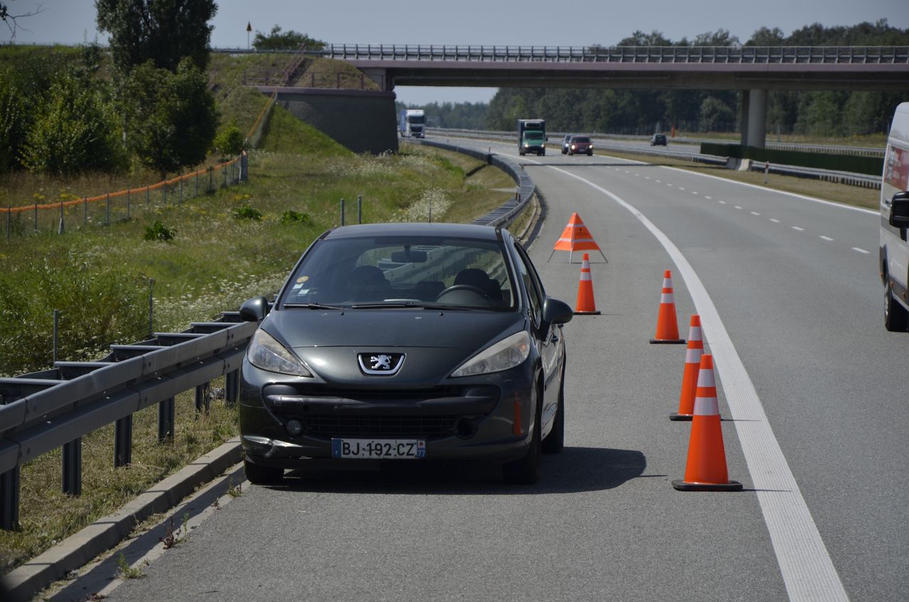 Postój na autostradzie często jest spowodowany awarią pojazdu