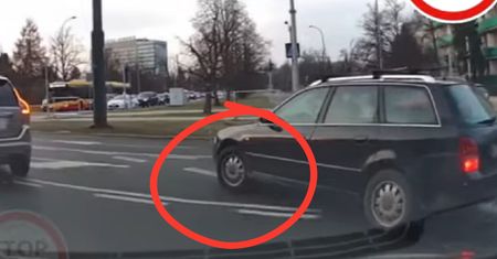 Linie na ulicy stały się dla niego zmorą. Kierowca chyba się zagalopował