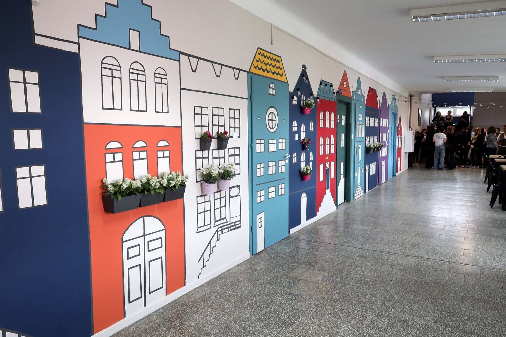 Sztuka, która łączy - mural &#34;Przyjazna Strefa&#34; w VIII LO w Lublinie już gotowy!