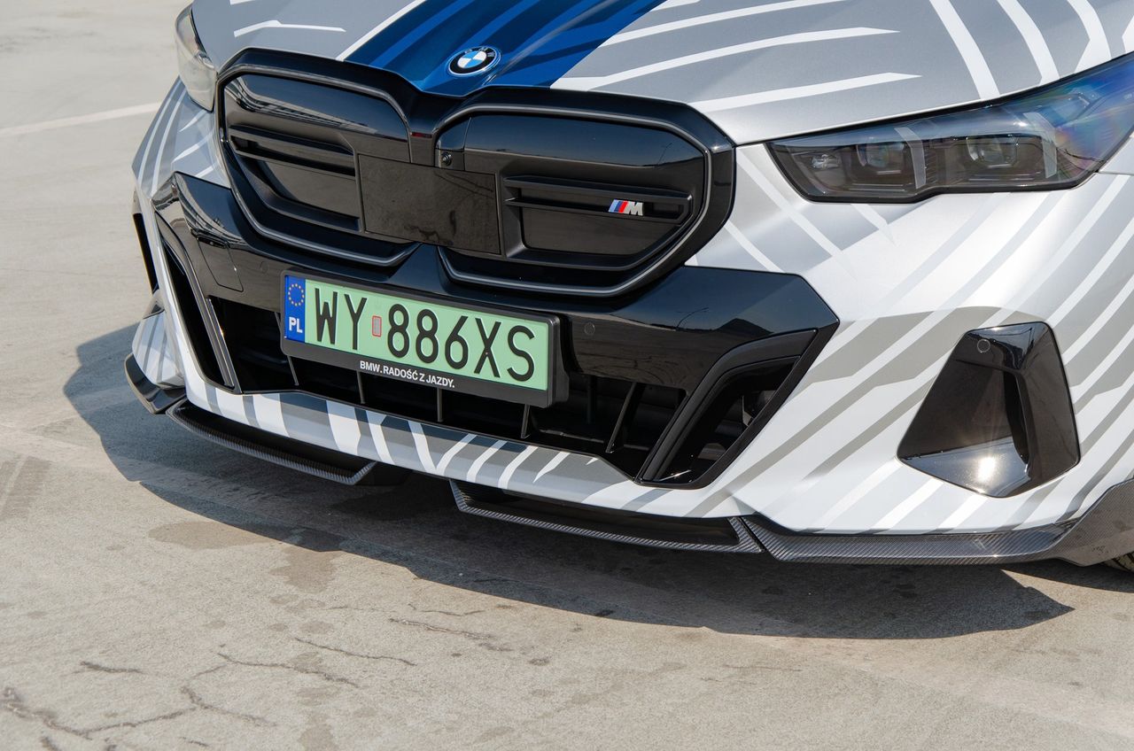 BMW i5 M60