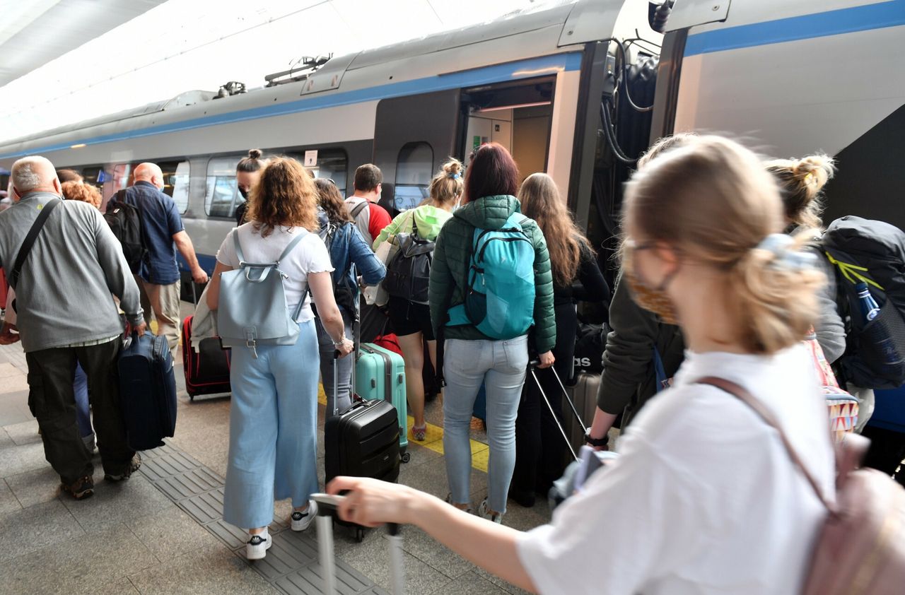 Pasażerowie wrócili do pociągów. Ale warunki mogą ich zniechęcić do kolejnej podróży. Zdjęcie ilustracyjne