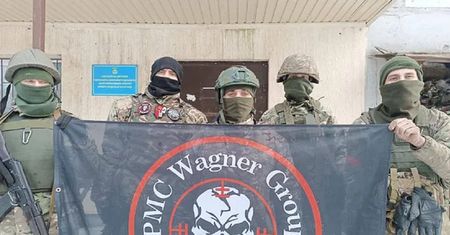 Zobaczyli wagnerowca w lokalu. Postanowili wymierzyć "sprawiedliwość"