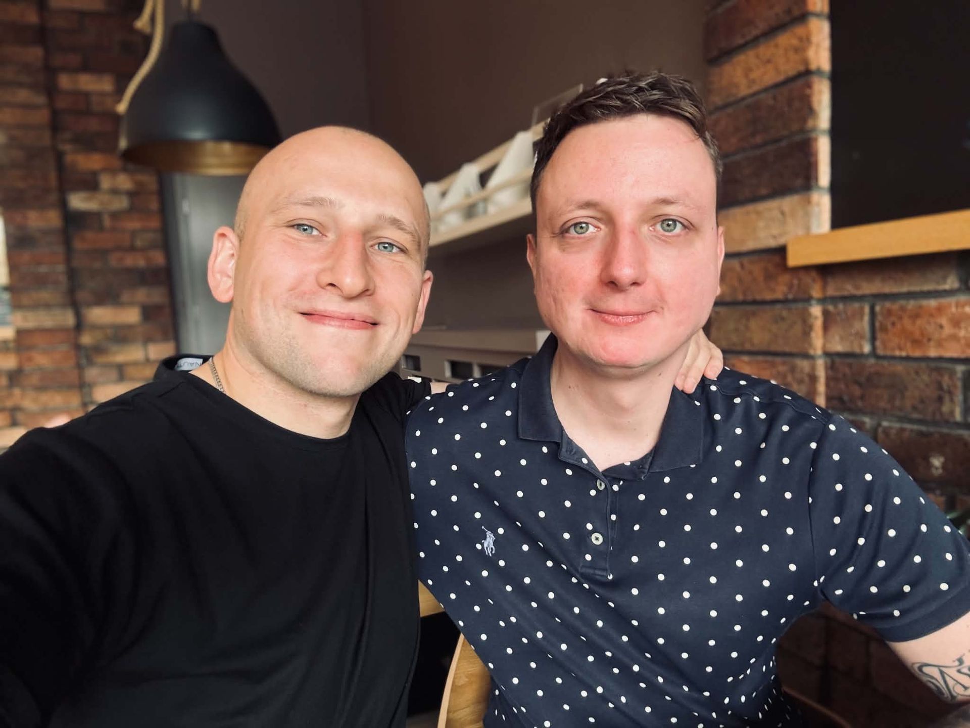 Łukasz i jego partner ze służby, Patryk. "Uratował mi życie"