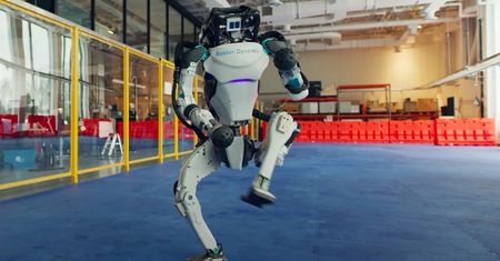 Ten filmik to złoto! Boston Dynamics pokazało robota. Wtedy zagrała muzyka