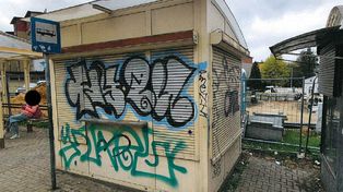 Bielsko-Biała: Za 750 tys. zł postawiono kioski przy przystankach. Dziś część straszy pustką