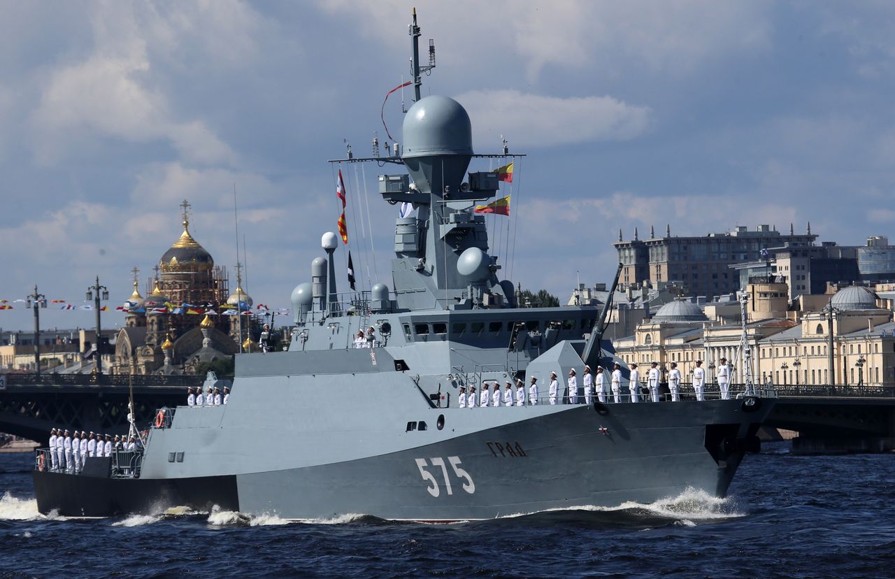 Vier russische Landungsschiffe versenkt – Moskau präsentiert neues Ka-52K-fähiges Kriegsschiff, doch es gibt einen Haken