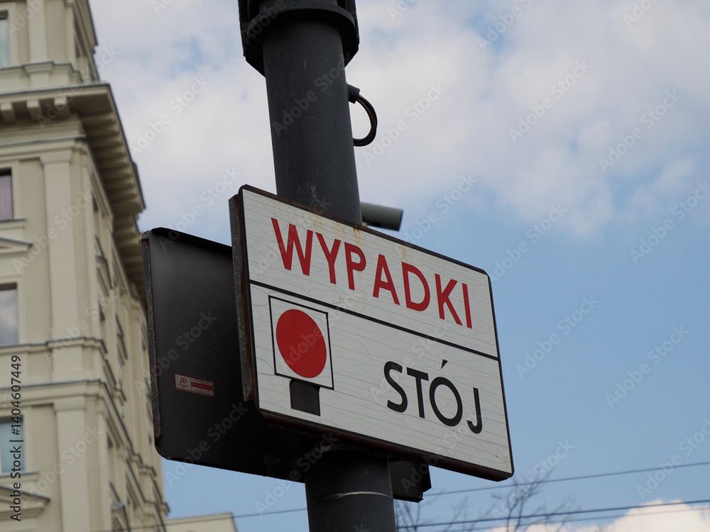 Czarny punkt na drodze