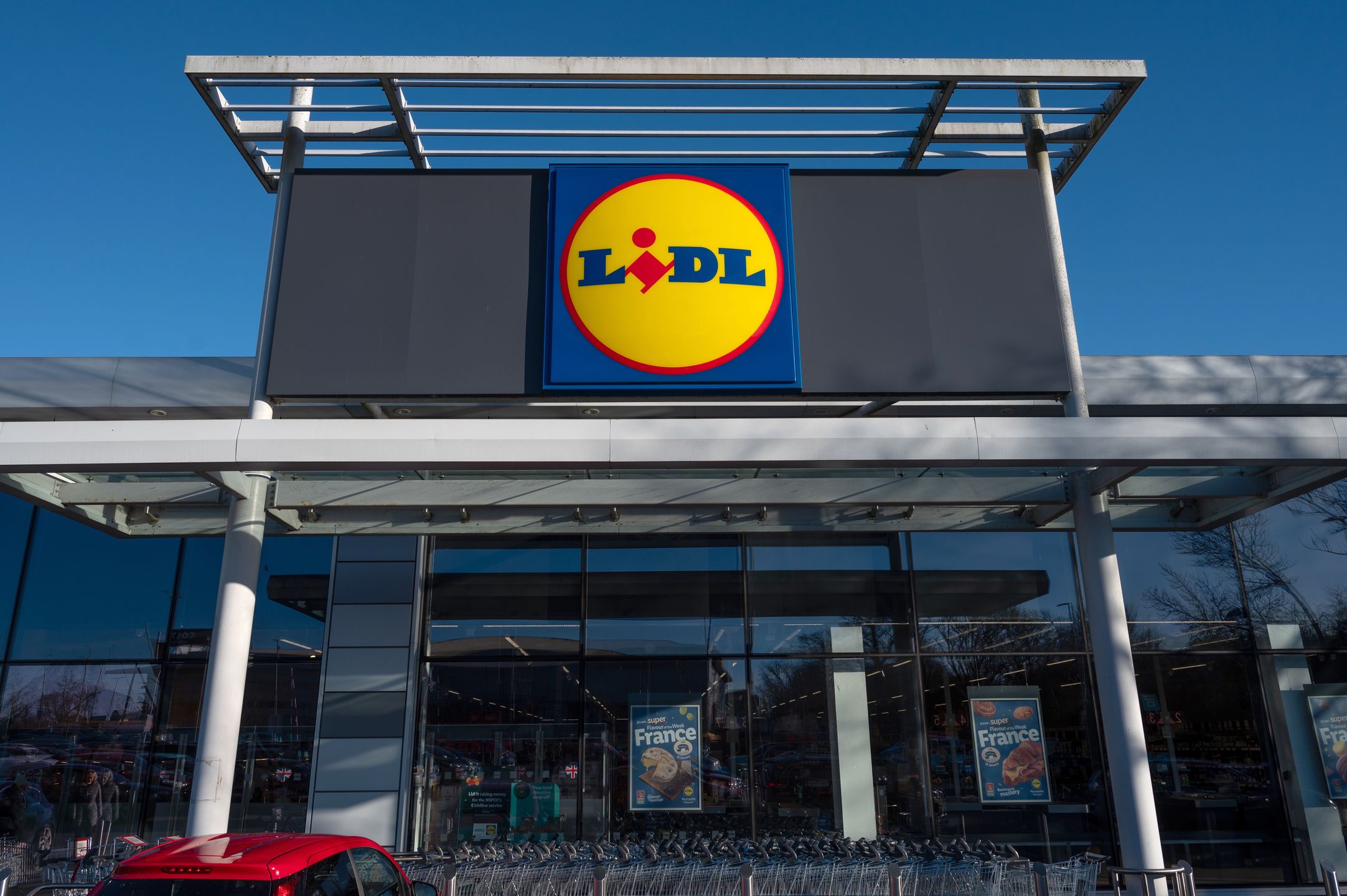 Lidl robi to krótko przed świętami. Limity na podstawowe produkty