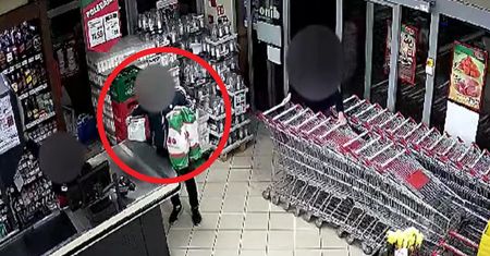 Ekspedientka się odwróciła. Niebywałe, co 24-latek zrobił w sklepie