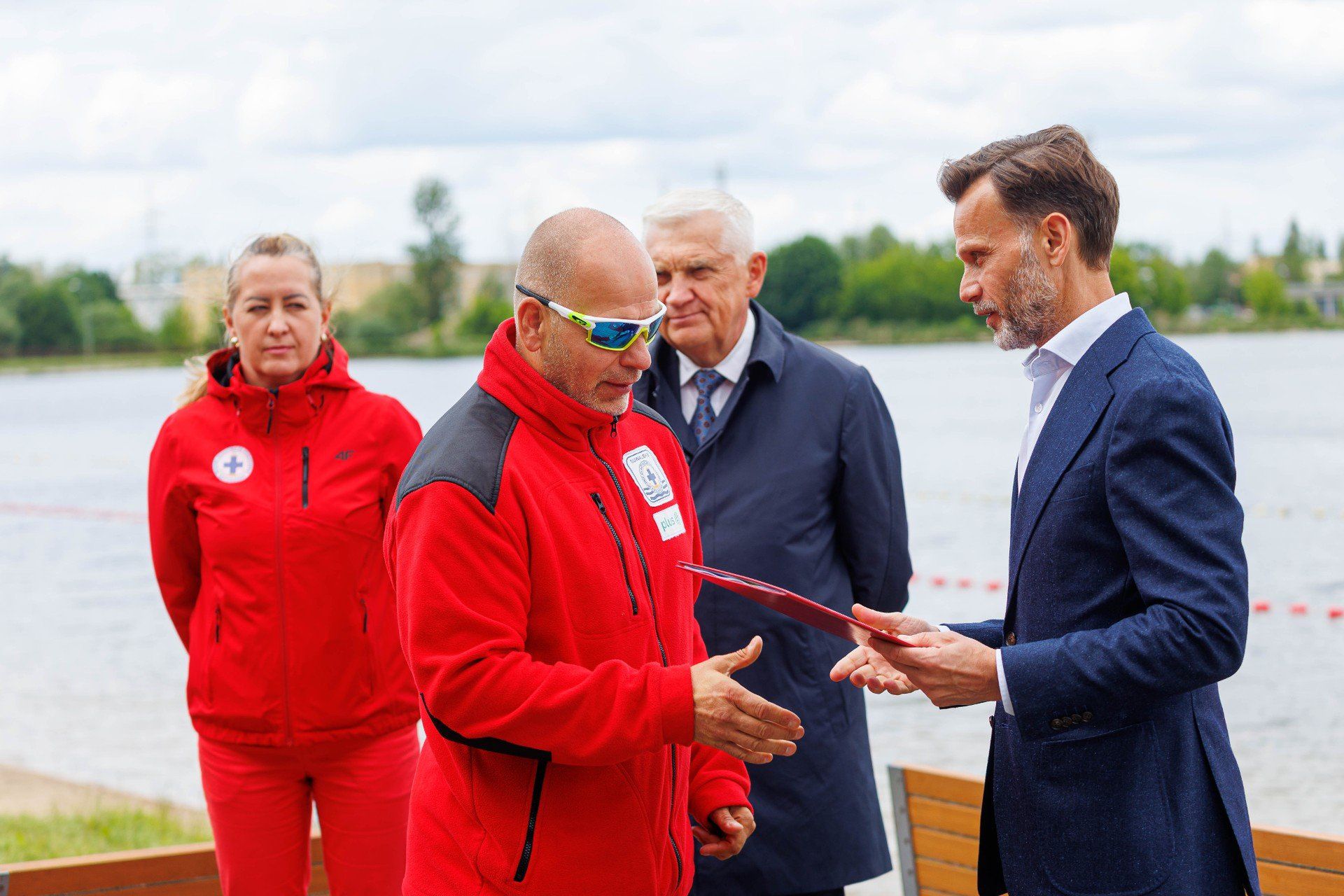 Przekazanie umów wsparcia podlaskim jednostkom WOPR
