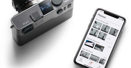 Pixii ma 12 Mpix, matrycę APS-C, 4 GB wewnętrznej pamięci i brakuje mu ekranu