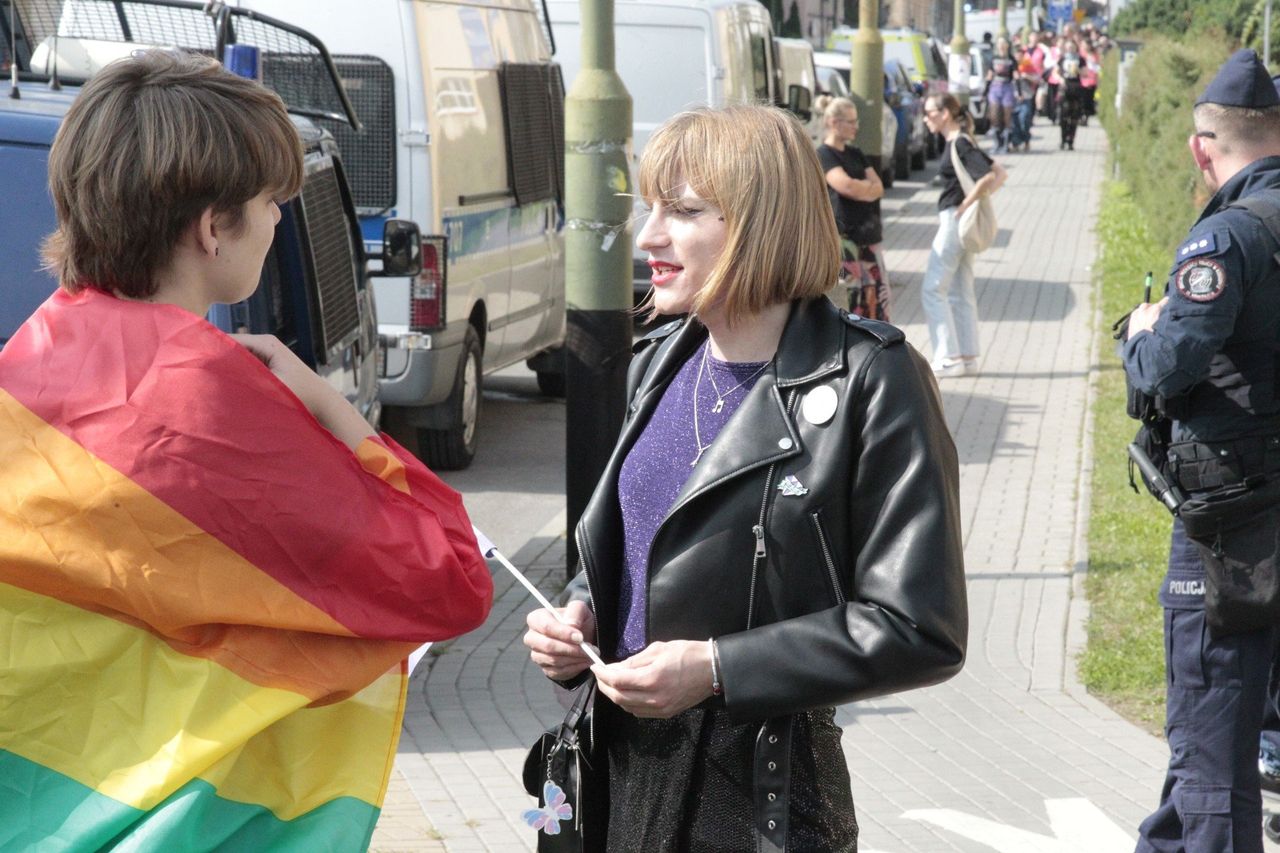 Rzeszów: Marsz Równości przeszedł ulicami miasta. Towarzyszyła mu kontrmanifestacja narodowców i środowisk ultrakatolickich