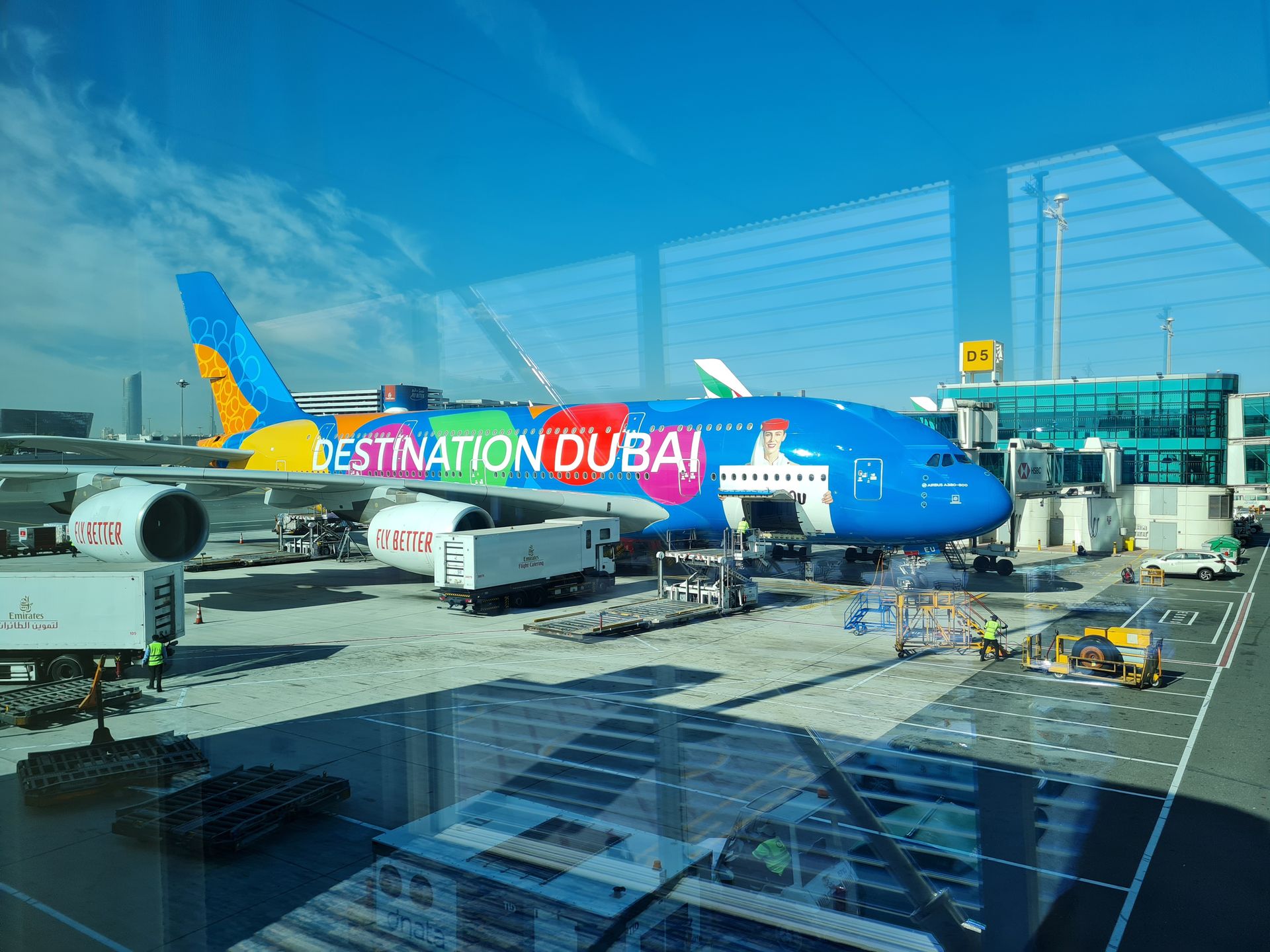 Airbus A380 Emirates na lotnisku w Dubaju