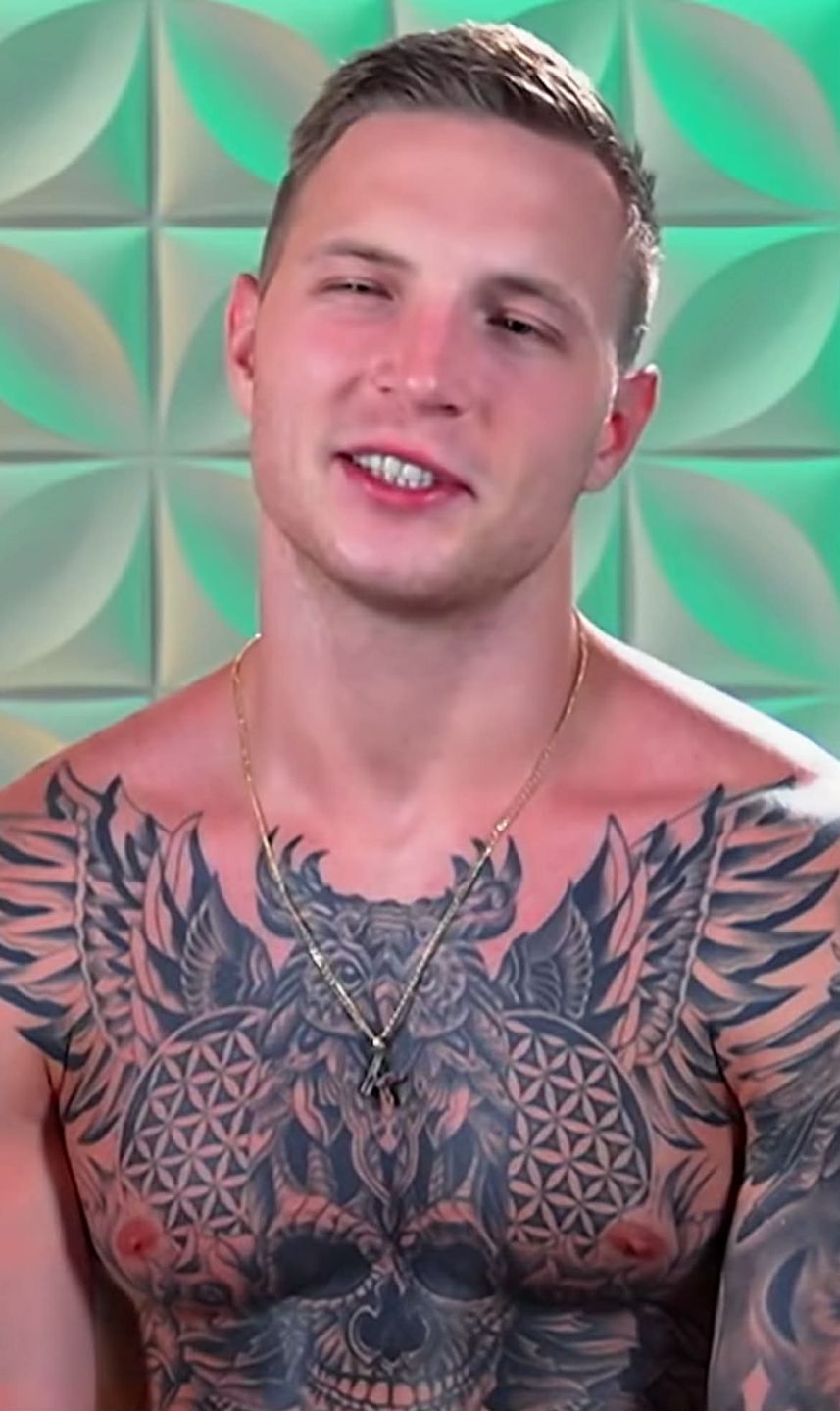 Mateusz "Hotel Paradise"