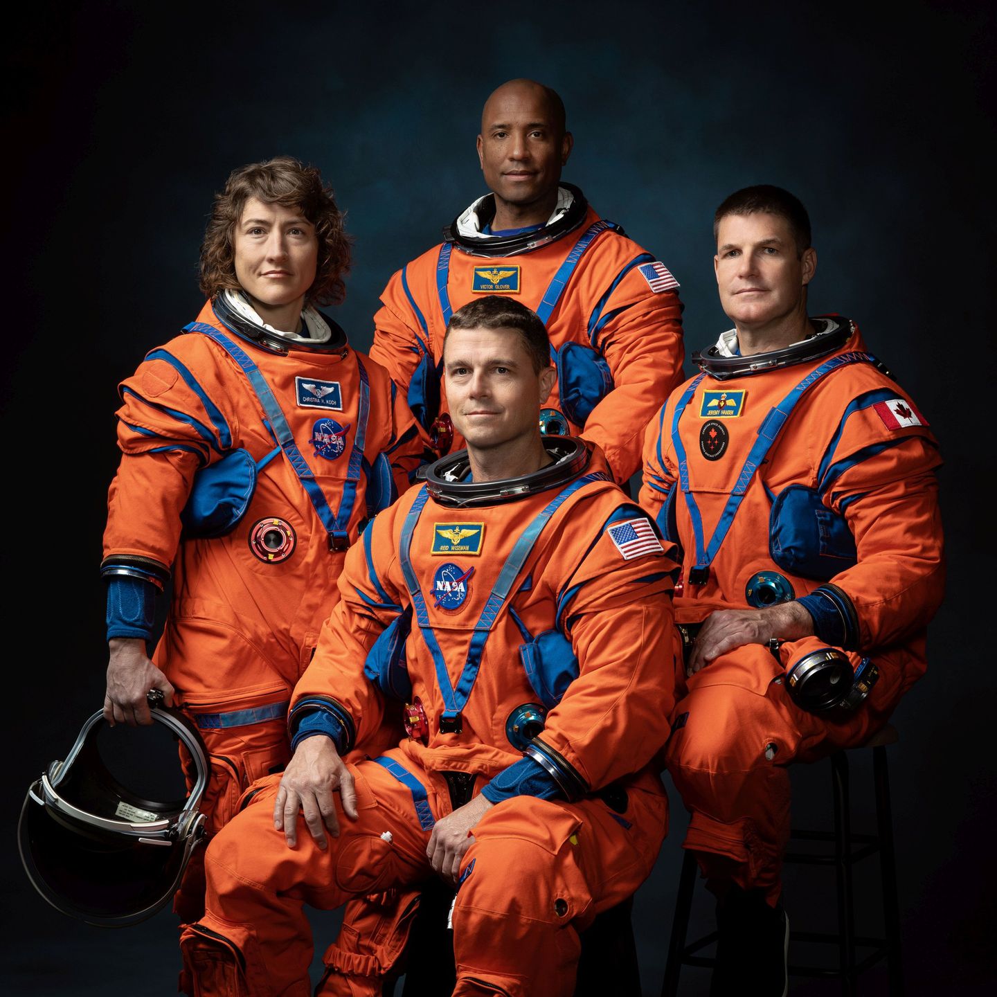 Pamiątkowe zdjęcie załogi Apollo 13. Jim Lowell, Fred Haise i John Swigert.