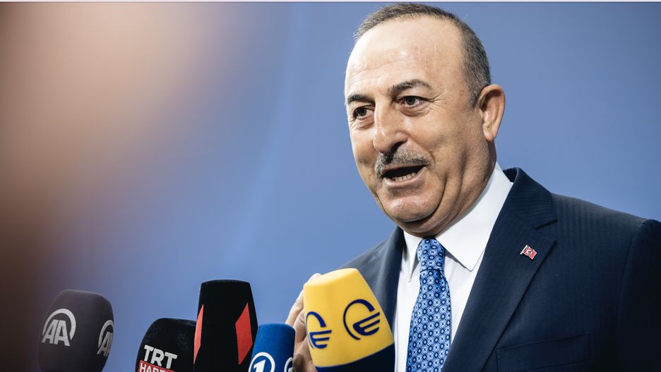 Minister spraw zagranicznych Turcji Mevlüt Çavuşoğlu ostro do  greckiego premiera Kyriakosa Miçotakisa: "Nie maż się, odpowiadaj jak mężczyzna"
