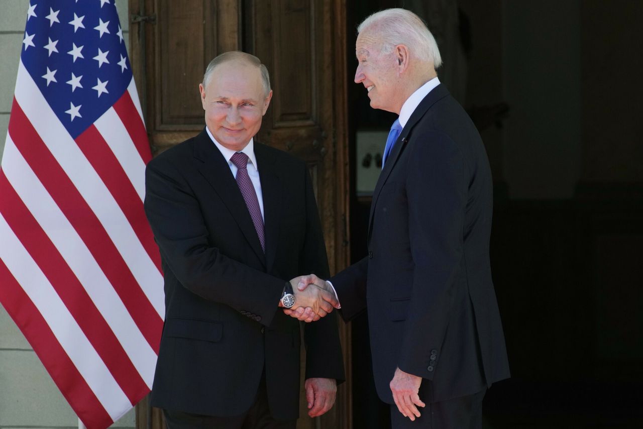 Rozmowa Bidena z Putinem była "poważna i treściwa"