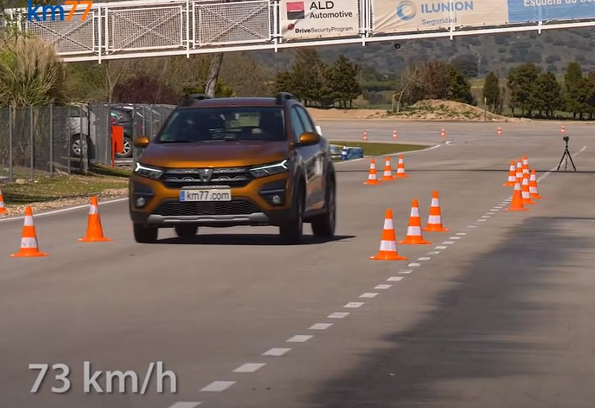 Nowe Sandero Stepway w teście łosia. Mercedes i volkswagen mogą pozazdrościć