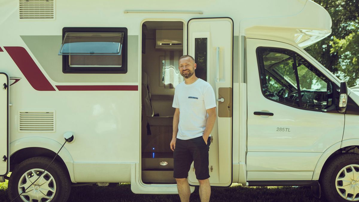 Jacek Fior - koordynator platformy Camptoo w Polsce, zajmującej się wynajmem prywatnych kamperów