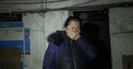 Koszmar ukraińskich kobiet. Rosjanie "golą im głowy i codziennie rozbierają"