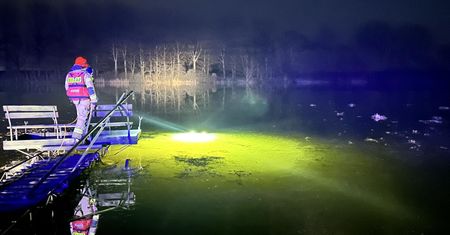 Znalazł jego rzeczy przy brzegu. Tragedia nad jeziorem, załamał się lód