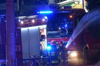 Bydgoszcz: Strażacy walczyli z pożarem przy ulicy Toruńskiej. Jedna osoba poszkodowana