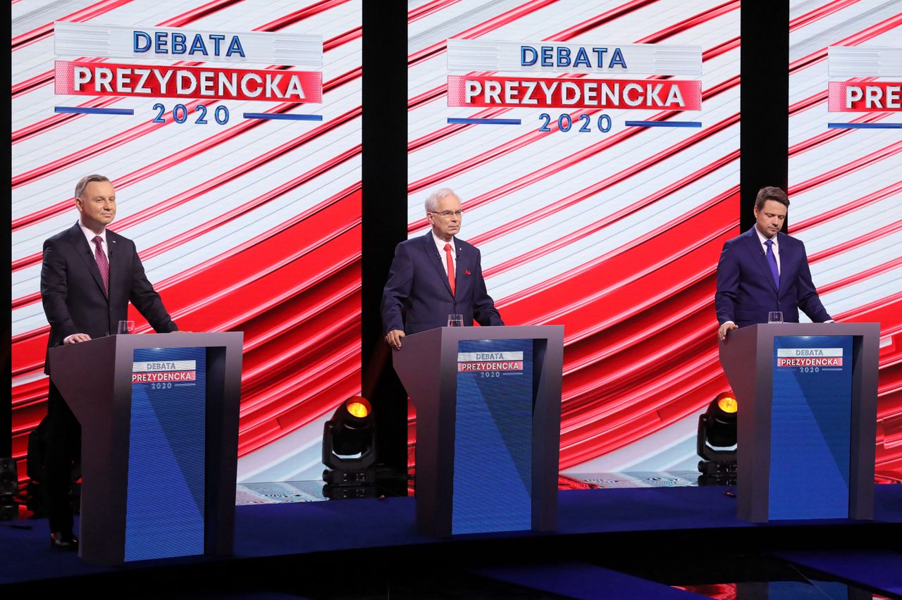 Warszawa, 17.06.2020. Debata prezydencka w TVP. Od lewej: prezydent RP Andrzej Duda, przewodniczący Unii Pracy Waldemar Witkowski i kandydat Koalicji Obywatelskiej, prezydent Warszawy Rafał Trzaskowski