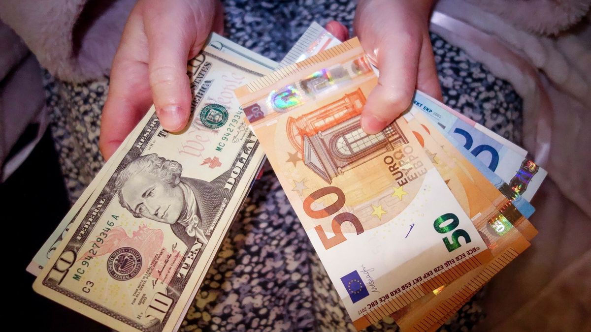 reporter_baza_2020-0903.09.2020 Lodz. Oszczednosci w dolarach i euro. Fot. Piotr Kamionka/REPORTERPiotr Kamionka/REPORTER