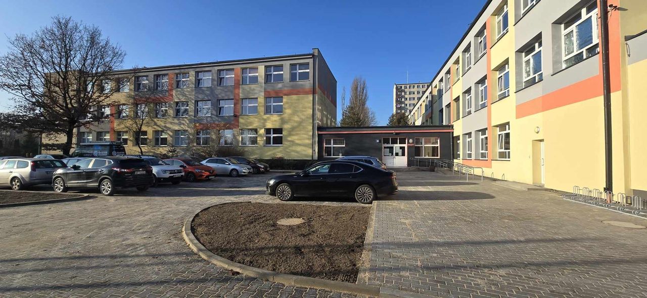 Nowiutka stołówka