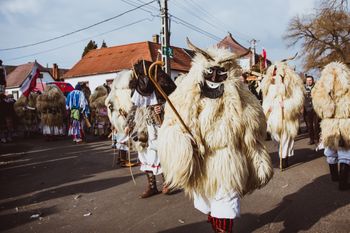 Tak wypędzają zimę. Nad Dunajem rozpoczyna się istne szaleństwo