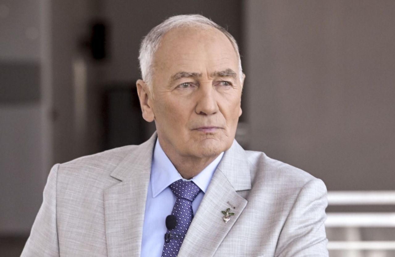 Ma 78 lat. Mówi, jak wygląda wychowywanie 6-latki