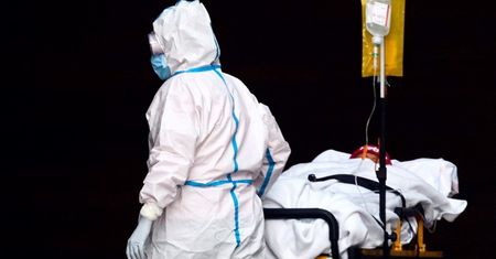 Chorowała na COVID-19. Miała 18 mutacji koronawirusa