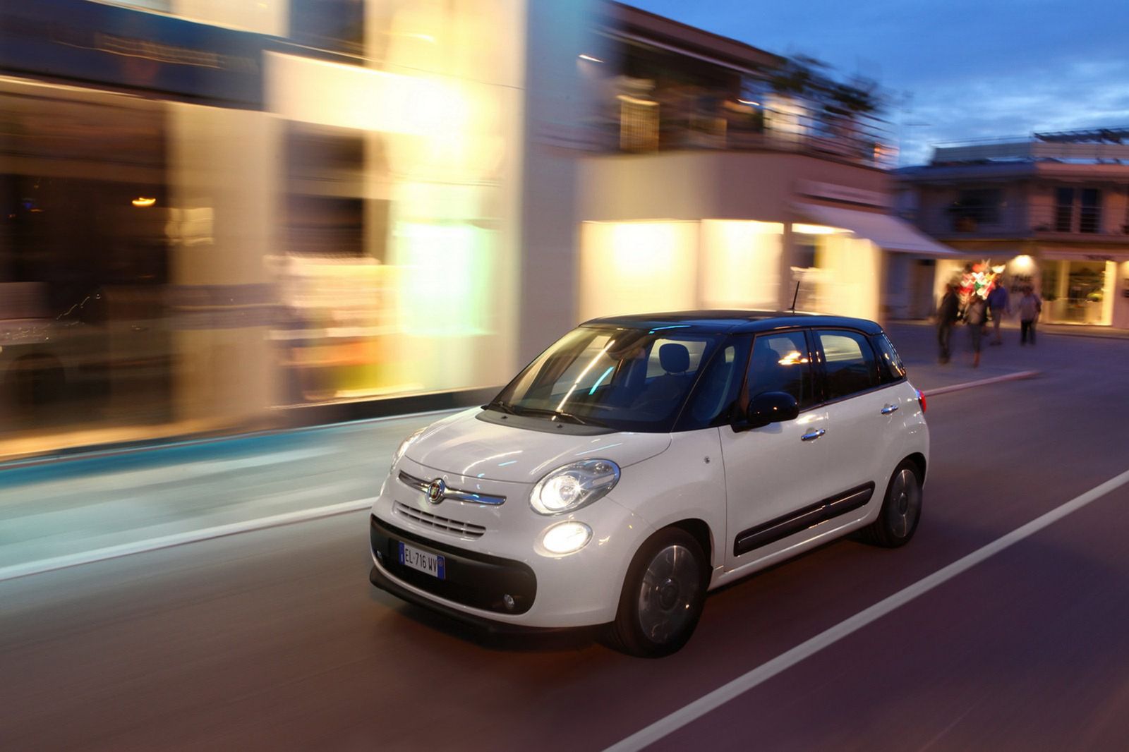 Fiat 500L - obszerna galeria zdjęć 23