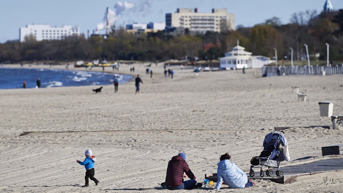 Koronawirus w Polsce nie zniechęca Polaków do snucia planów wakacyjnych.