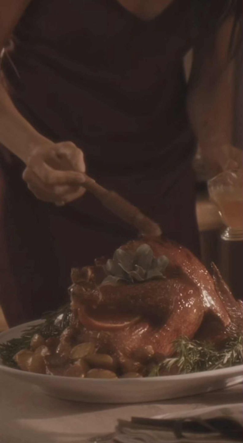 Meghan Markle prezentuje świąteczną kolekcję. Ceny powalają