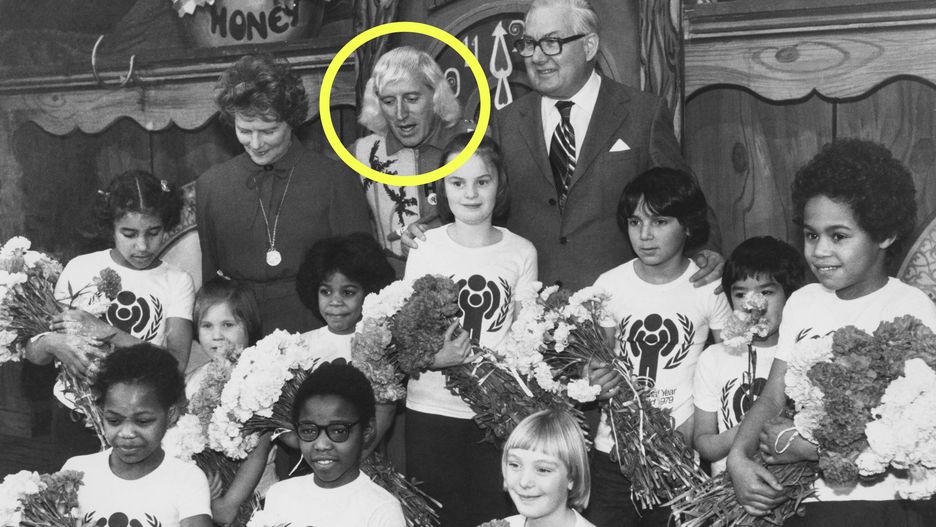 Jimmy Savile polował wszędzie: na planie, korytarzach, klatkach schodowych i stołówkach pracowniczych