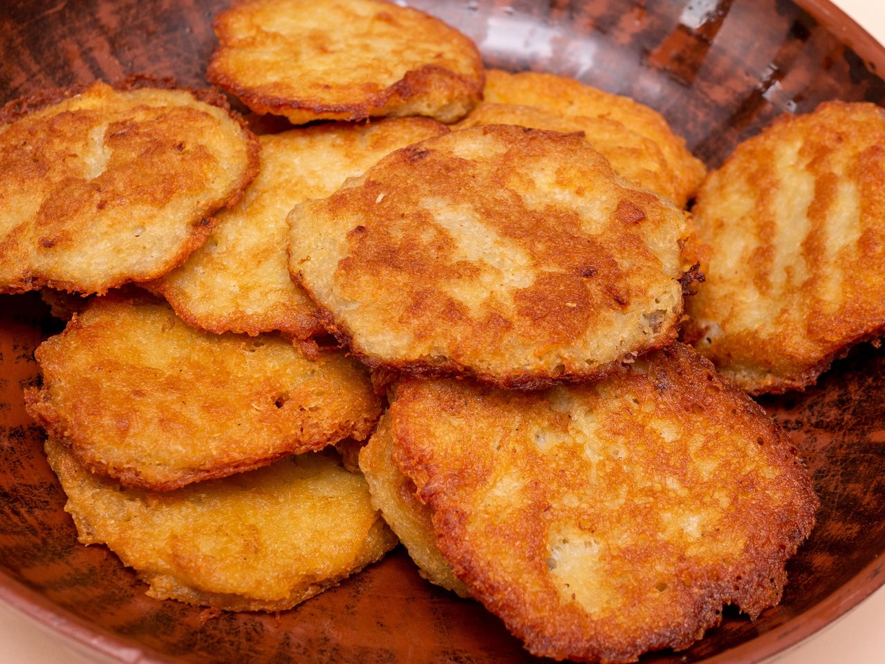 To dlatego placki ziemniaczane chłoną tłuszcz jak gąbka. Większość nie ma świadomości