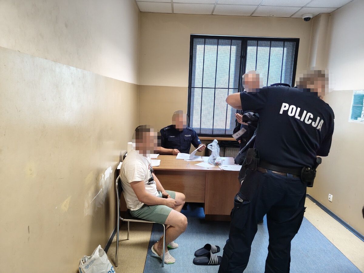 Dachowanie pijanego kierowcy pod Płońskiem 