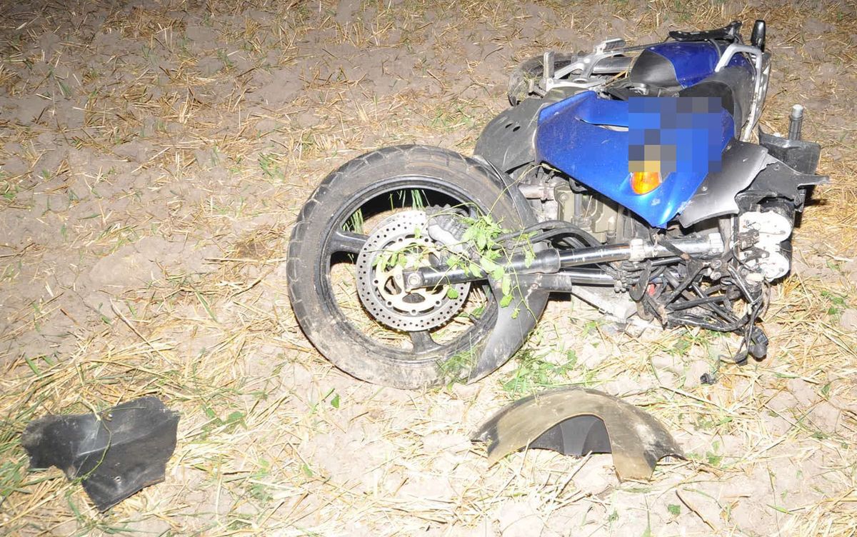 Chłaniówek: Wypadł motocyklem z drogi, kierujący jednośladem trafił do szpitala
