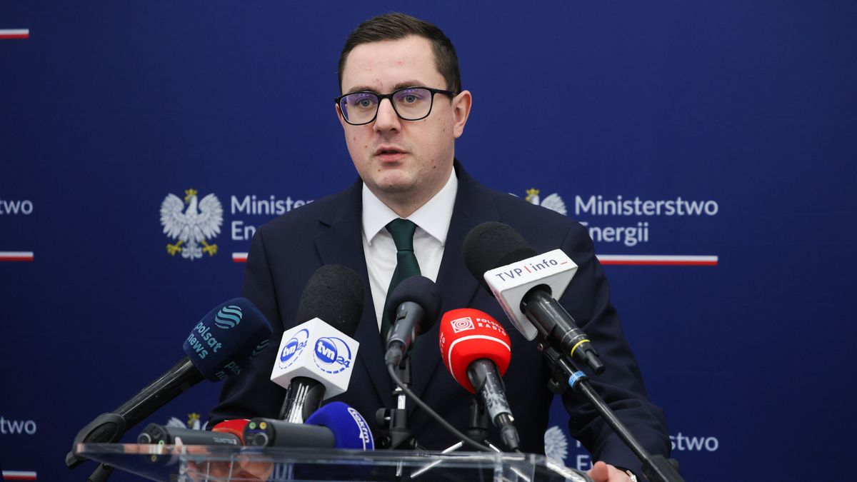 Mi�osz Motyka
Warszawa, 05.12.2025. Minister energii Mi�osz Motyka podczas konferencji prasowej w siedzibie resortu w Warszawie, 5 bm. Tematem spotkania by�a przyj�ta przez Sejm nowelizacja ustawy o funkcjonowaniu g�rnictwa w�gla kamiennego. (mr) PAP/Rafa� Guz
Rafa� Guz
briefing prasowy, energii, konferencja, konferencja prasowa, minister, polityk, polityka, ustawa o funkcjonowaniu g�rnictwa WK, g�rnictwo
