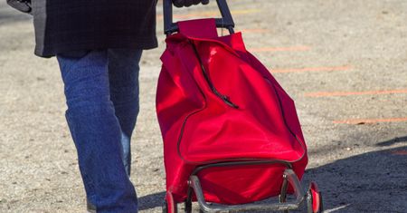 Świąteczna niespodzianka dla seniorów. Zapłacą o wiele mniej za zakupy