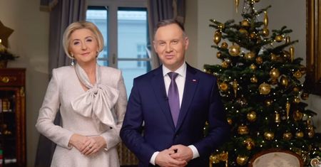 Świąteczna stylizacja Agaty Kornhauser-Dudy. Ekspert nie gryzł się w język