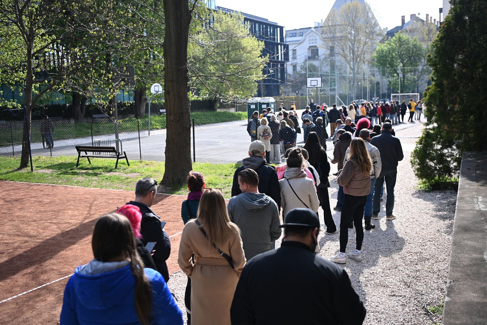 Orbán kontra Magyar. Rekordowa frekwencja na Węgrzech, Budapeszt stoi w kolejkach