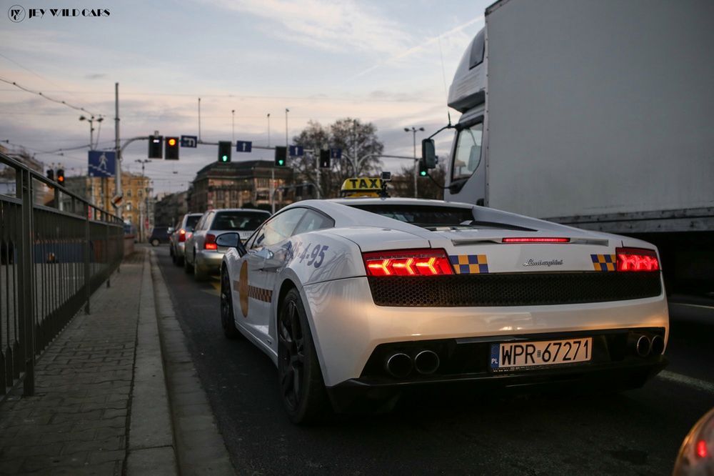 Jey Wild fotografuje supersamochody na ulicach Wrocławia, Londynu i Paryża 20