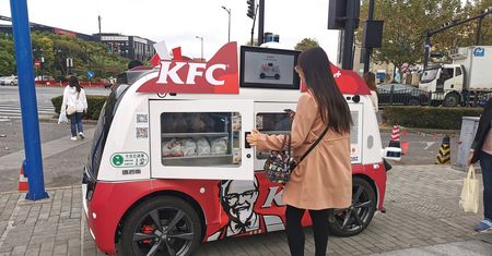 KFC prezentuje autonomiczne foodtrucki 5G. Chińczycy już z nich korzystają