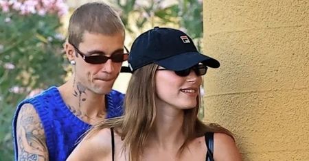 Uśmiechnięci od ucha do ucha Bieberowie prezentują serię CAŁUŚNYCH fotek. Odsuwają plotki o problemach małżeńskich?