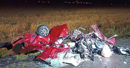 Auto doszczętnie zmiażdżone. Jedna osoba nie żyje